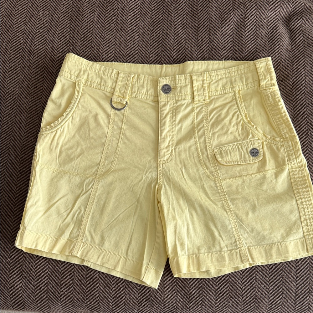 Style & Co. Pale Yellow Cargo Bermuda Shorts Size 8